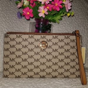 Michael Kors large clutch wristlet